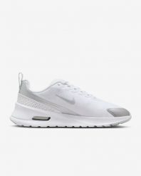 NIKE AIR MAX NUAXIS Sneakersy damskie. Białe obuwie sportowe damskie Nike, bez wzorów, z gumy, trekkingowe, nike air max. Za 369.90 zł.