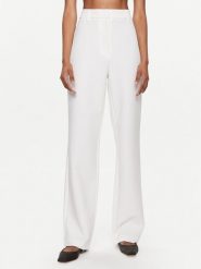YAS Spodnie materiałowe Izzie 26032131 Biały Regular Fit. Białe spodnie materiałowe damskie YAS, xl, bez wzorów, z materiału. Za 399.99 zł.