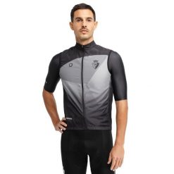 Męska wiatroszczelna kamizelka rowerowa Club Atlético Osasuna x Siroko Siroko. Czarne kurtki męskie SIROKO, m, bez wzorów, sportowe, bez kaptura. Za 253.00 zł.