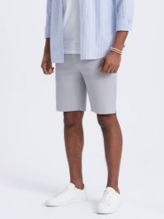 Męskie szorty ze strukturalnej dzianiny SLIM FIT - jasnoszare V4. Szare szorty męskie Ombre Clothing, m, bez wzorów, z bawełny, wizytowe. W wyprzedaży za 49.99 zł.
