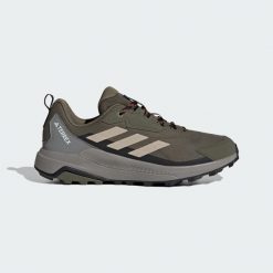 Buty Terrex Anylander Hiking. Brązowe trekkingi męskie Adidas. Za 356.50 zł.