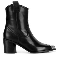 Kowbojki Badura. Czarne botki damskie Badura, bez obcasa, na słupku, bez zapięcia. Za 257.99 zł.