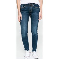 Tommy Hilfiger - Jeansy Como. Jeansy damskie marki Tommy Hilfiger. W wyprzedaży za 299.90 zł.