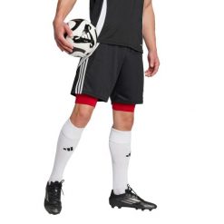 Szorty adidas Techfit. Czerwone szorty męskie Adidas, bez wzorów, z materiału. Za 90.99 zł.