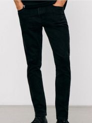Jeansy cropped carrot fit - czarny. Czarne jeansy męskie Sinsay. Za 39.99 zł.