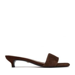 Klapki GINO ROSSI. Brązowe klapki damskie Gino Rossi, bez wzorów, bez obcasa. Za 299.99 zł.