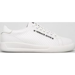 Versace Jeans - Buty. Białe buty sportowe męskie Versace Jeans, z gumy, bez zapięcia. W wyprzedaży za 499.90 zł.