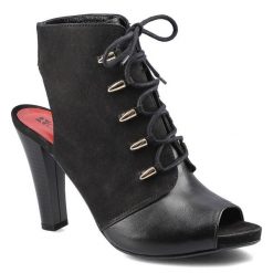 Czarne Botki Carinii Sznurowane Wygodne Buty. Czarne botki damskie Carinii, na lato, z nubiku, eleganckie, z otwartym noskiem, bez obcasa, na słupku, bez zapięcia. Za 239.00 zł.
