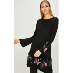 Desigual - Sukienka. Tuniki damskie Desigual. W wyprzedaży za 229.90 zł.