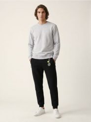 Bluza crewneck basic z domieszką bawełny - szary. Szare bluzy męskie Sinsay, l, bez wzorów, z bawełny, bez kaptura. Za 29.99 zł.