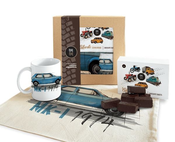 Golf I — paczka (Zawartość paczki: koszulka, torba, kubek, słodycze; Rozmiar koszulki / bluzy: XXL (damska); Kolor koszulki / bluzy: czarny; Rodzaj na. Czarne bluzy damskie nikiniki, s, bez wzorów, z bawełny, bez kołnierzyka. Za 179.00 zł.