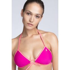 Kostium kąpielowy (góra) KOS001A - fuksja. Czerwone kostiumy jednoczęściowe damskie 4f. W wyprzedaży za 39.99 zł.