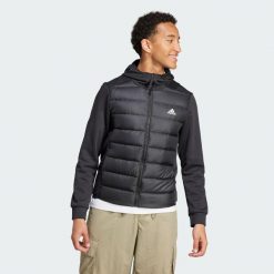 Kurtka Essentials Hybrid Dow Hooded. Czarne kurtki męskie Adidas, m, bez wzorów, z materiału, sportowe, bez kaptura. W wyprzedaży za 444.60 zł.