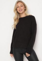Czarny Sweter o Klasycznym Fasonie z Wełną Avartissa. Czarne swetry damskie Born2be, na zimę, bez wzorów, z wełny, klasyczne, bez kołnierzyka, bez ramiączek, bez kaptura. Za 139.99 zł.