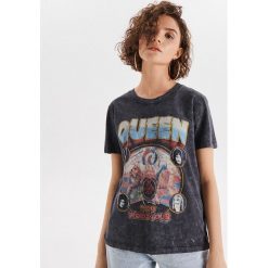 Koszulka Queen - Szary. T-shirty damskie marki Cropp. Za 59.99 zł.