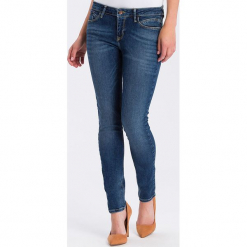 Dżinsy "Adriana" - Skinny fit - w kolorze niebieskim. Niebieskie jeansy damskie Cross Jeans. W wyprzedaży za 113.95 zł.