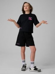 4F Spodenki dresowe dziewczęce - czarny 122 (6-7 lat). Czarne spodenki dla dziewczynek 4f, na lato, bez wzorów, z dresówki. Za 69.99 zł.