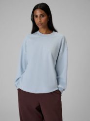 4F Bluza dresowa relaxed bez kaptura damska - niebieska M. Niebieskie bluzy damskie 4f, l, bez wzorów, z bawełny, klasyczne, bez kołnierzyka, bez ramiączek, bez kaptura. Za 149.99 zł.