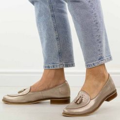 Złote skórzane Polskie mokasyny damskie Deoni D316B. Żółte mokasyny damskie Deoni, z jeansu, biznesowe. Za 429.00 zł.