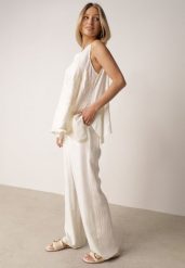 Biały Rustykalny Komplet z Wiskozy i Lnu Spodnie i Bluzka z Haftem Acalerodia. Białe spodnie materiałowe damskie Born2be, m, z aplikacjami, z materiału. Za 139.99 zł.