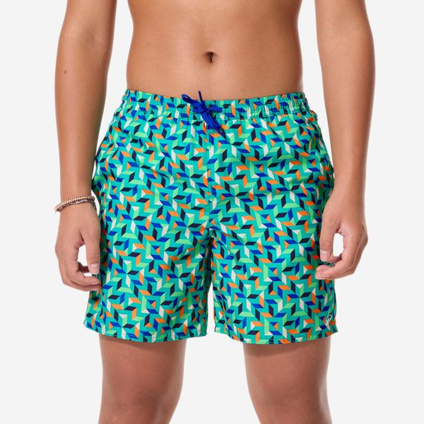 Spodenki surfingowe dla dzieci Decathlon 100 Geokani. Zielone kąpielówki dla chłopców Decathlon, na lato, bez wzorów, z materiału, klasyczne. Za 44.99 zł.