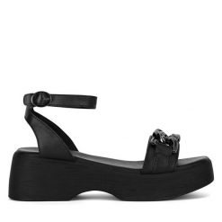 Sandały Lasocki. Czarne sandały damskie Lasocki, bez wzorów, bez obcasa, na koturnie, bez zapięcia. Za 179.99 zł.