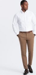 Ombre Spodnie męskie chino SLIM FIT z delikatną teksturą - brązowe V2 OM-PACP-0190 XL. Brązowe spodnie materiałowe męskie Ombre, m, bez wzorów. Za 199.99 zł.