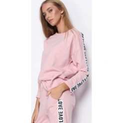 Różowy Komplet Dresowy My Loved One. Czerwone spodnie dresowe damskie Born2be, z napisami, z dresówki. Za 69.99 zł.