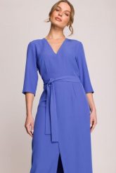 Elegancka sukienka midi z dekoltem V i rozcięciem niebieska. Niebieskie sukienki damskie Stylove, do pracy, na lato, uniwersalny, bez wzorów, z elastanu, biznesowe, bez kołnierzyka, dla wysokich, bez ramiączek, midi, dopasowane. Za 389.00 zł.