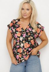 Czarna Bluzka w Kwiaty z Dekoltem V z Wiskozą Odalisa. Czarne bluzki damskie Born2be, na lato, l, bez wzorów, z jeansu, eleganckie, bez kołnierzyka, plus size, bez ramiączek. Za 69.99 zł.