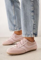 Różowe Sneakersy Klasyczne Tenisówki z Zamszu Naturalnego Talanashta. Czerwone trampki i tenisówki damskie Renee, bez wzorów, z jeansu, klasyczne, bez zapięcia. Za 199.99 zł.