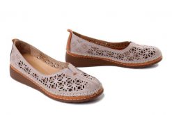 KOCH 4131 beżowy, półbuty damskie. Brązowe półbuty damskie KOCH, na lato, bez wzorów, ze skóry, bez obcasa, na koturnie, bez zapięcia. Za 249.90 zł.