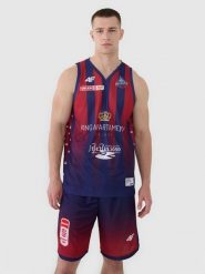 4F Koszulka meczowa replika wyjazdowa z sezonu 2024/25 męska 4F x PLK - KING Szczecin - multikolor XL. Koszulki sportowe męskie 4f, m, bez wzorów, z dzianiny, bez kołnierzyka, bez ramiączek, na fitness i siłownię. Za 219.99 zł.