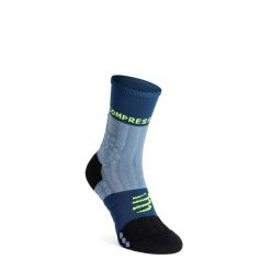 Skarpety biegowe Compressport Pro Racing Socks Winter Trail. Niebieskie skarpety damskie Compressport, bez wzorów. Za 146.99 zł.