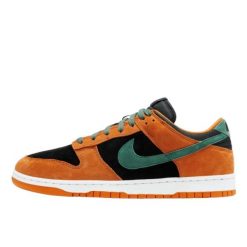 Buty do chodzenia dla dorosłych Nike Dunk Low Ceramic. Brązowe obuwie sportowe damskie Nike, bez wzorów, do koszykówki. Za 451.03 zł.