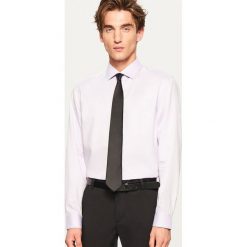Koszula regular fit - Fioletowy. Fioletowe koszule męskie Reserved. Za 69.99 zł.