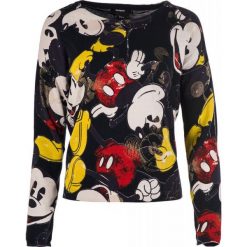 Desigual sweter damski Flynn L czarny. Czarne swetry damskie Desigual, l, bez wzorów, eleganckie, bez kołnierzyka, bez ramiączek, bez kaptura. W wyprzedaży za 377.00 zł.