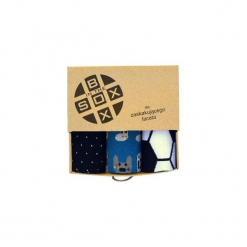 Box dla Zaskakujęcego Mężczyzny - Skarpetki. Brązowe skarpety męskie Sox in the box, w kolorowe wzory, z bawełny. Za 80.00 zł.