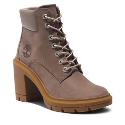 Trzewiki Timberland. Brązowe botki damskie Timberland, bez obcasa, na słupku, bez zapięcia. Za 619.99 zł.