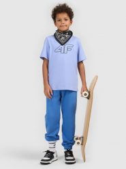 4F Spodnie dresowe joggery chłopięce - niebieskie 134 (8-9 lat). Niebieskie spodnie sportowe dla chłopców 4f, bez wzorów, z dresówki, sportowe, trekkingowe. Za 69.99 zł.