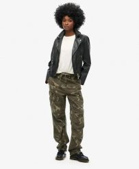 Superdry Low Rise Para Cargo damskie spodnie bawełniane Outline Camo. Zielone spodnie materiałowe damskie Superdry., bez wzorów, z bawełny, z obniżonym stanem. Za 359.80 zł.