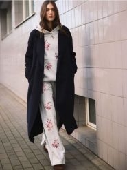 Spodnie z ozdobnym haftem - jasnoszary. Szare spodnie materiałowe damskie Reserved, l, bez wzorów, z bawełny. Za 139.99 zł.