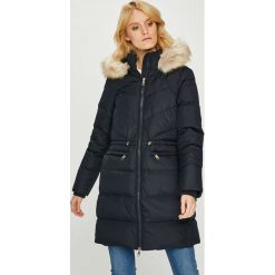 Tommy Hilfiger - Kurtka puchowa Alana. Niebieskie kurtki damskie Tommy Hilfiger, s, bez wzorów, z futra, z kapturem. W wyprzedaży za 899.90 zł.