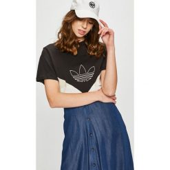 Adidas Originals - Top. Szare topy damskie adidas Originals, z aplikacjami, z bawełny, z okrągłym kołnierzem, z krótkim rękawem. Za 149.90 zł.