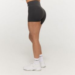 Spodenki damskie fitness slim z wysokim stanem BEAT Charcoal. Szare szorty sportowe damskie GYMBEAM, s, bez wzorów, z elastanu, sportowe, z podwyższonym stanem, do biegania. Za 85.90 zł.