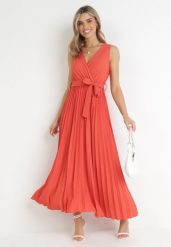 Czerwona Plisowana Sukienka Maxi z Gumką w Pasie i Materiałowym Paskiem Biak. Czerwone sukienki damskie Born2be, na imprezę, na lato, l, bez wzorów, z materiału, eleganckie, bez kołnierzyka, bez ramiączek, maxi. Za 89.99 zł.