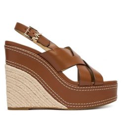 Sandały MICHAEL Michael Kors. Brązowe kozaki damskie MICHAEL Michael Kors, bez obcasa, na koturnie. Za 739.99 zł.