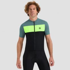 Koszulka rowerowa męska Rogelli Core Block. Czarne buty sportowe męskie Rogelli, m, bez wzorów, bez kołnierzyka, bez ramiączek, rowerowe. Za 210.00 zł.
