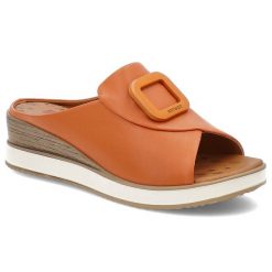 Pomarańczowe Klapki Artiker Stylowe Obuwie Damskie. Brązowe klapki damskie Artiker, bez wzorów, bez obcasa, na koturnie, bez zapięcia. Za 209.00 zł.
