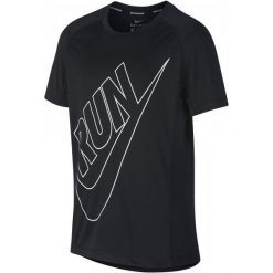 Nike Koszulka B Nk Dry Top Ss Miler Gfx Black M. T-shirty dla chłopców marki Nike. W wyprzedaży za 73.00 zł.
